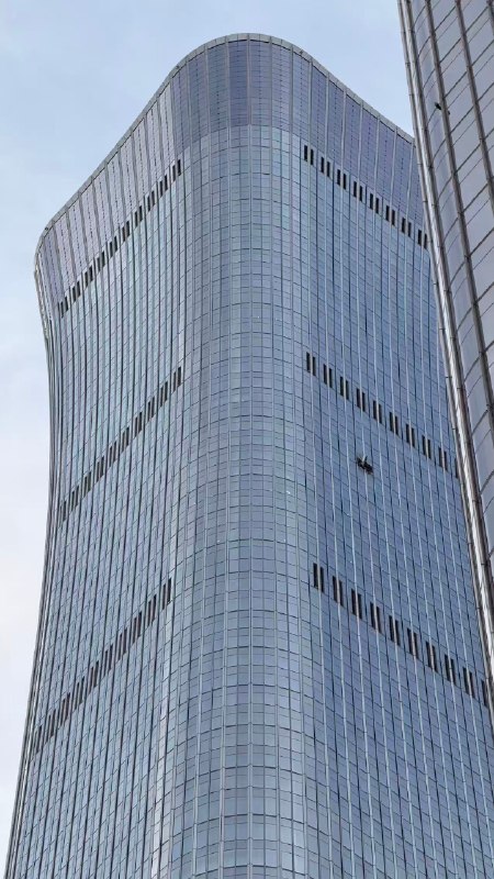 一架 SA60L “阿若拉” 飞机 傍晚撞击了北京中信大厦，在北京时间 17:55 左右失去应答机信号，注册号 B-12PP，隶属于东时双悦（北京）通用航空有限公司一架 SA60L “阿若拉” 飞机 傍晚撞击了北京中信大厦，在北京时间 17:55 左右失去应答机信号，注册号 B-12PP，隶属于东时双悦（北京）通用航空有限公司