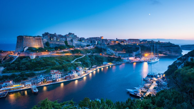 #Bing_Wallpaper永恒的建筑博尼法乔城堡，科西嘉岛南部，法国 (© Marc Dozier/Getty Images)4K