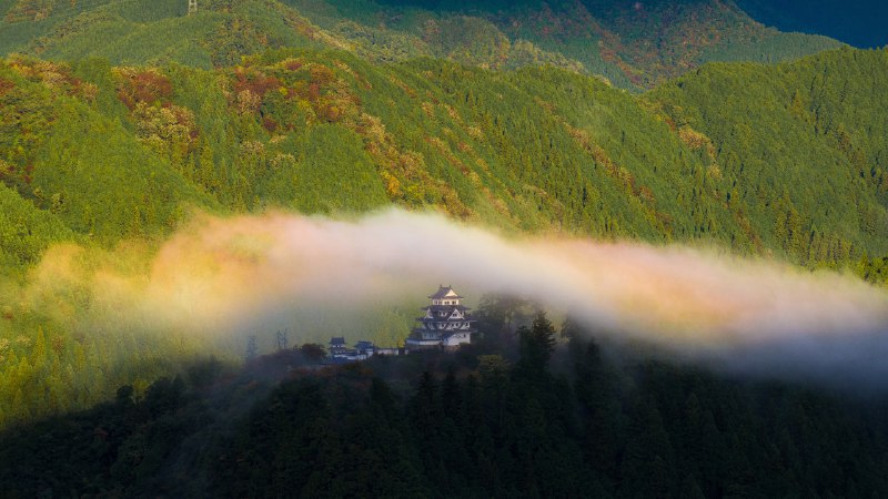 云中之城郡上八幡城，岐阜县，日本 (© ta2funk ito/500px/Getty Images)原图：