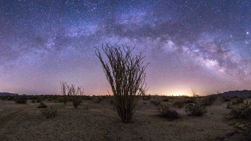 🖼 当灯光熄灭之后#Bing_Wallpaper当灯光熄灭之后安扎 - 博雷戈沙漠州立公园上空的银河, 加利福尼亚州, 美国 (© Kevin Key/Slworking)/Getty Images)4K | 1080P