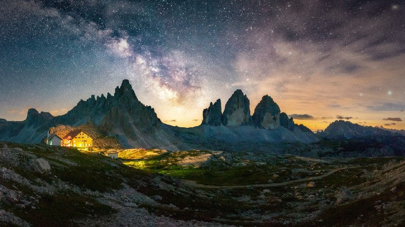 #Bing_Wallpaper守护欧洲的自然净土三峰自然公园，南蒂罗尔，意大利 (© Adisorn Fineday Chutikunakorn/Getty Images)4K | 1080P