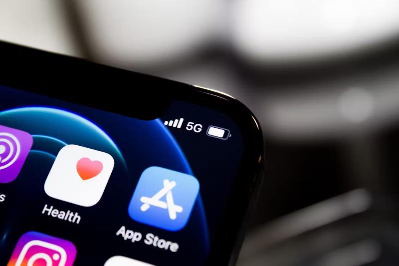 #iOS #APP #buybuybuy #RSS #GitHub情报💰 App Store Discounts：开源的 App Store 折扣信息助手🔗：GitHub | RSS | Telegram Channel👉 Features- 支持任意国家或地区的 App Store- 支持追踪应用本体的价格和 App 内购买项目的价格- 支持 RSS、Telegram、钉钉等多种价格追踪方式- 基于 GitHub Actions 实现，开源免费🤖 App Store 软件折扣追踪是好久没有出现在自己眼前的字眼了，记得 18 年刚接触 Telegram 时，Price Tag 在这个平台讨论热度很高